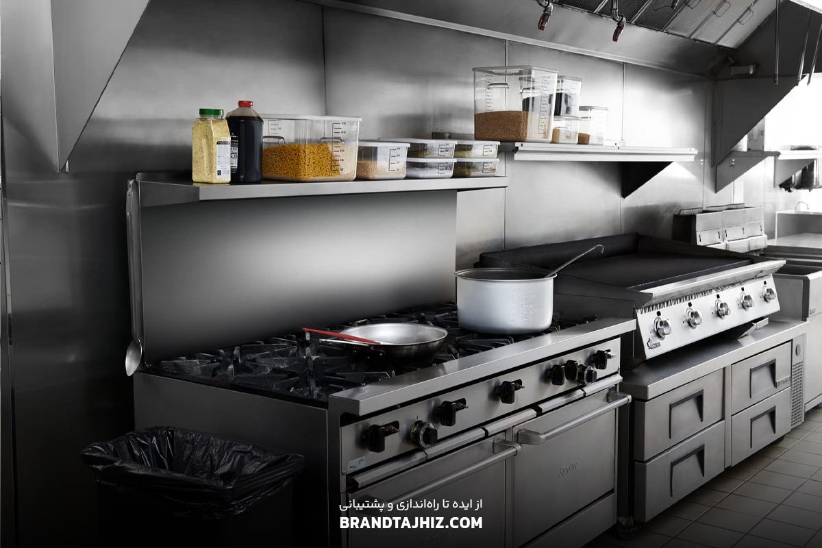 نمایی از آشپزخانه صنعتی